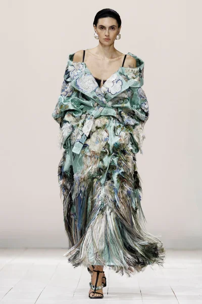Look 50